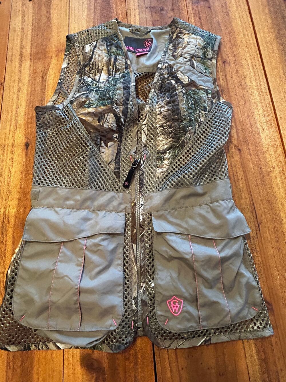 Game Winner Women's Camo & Pink Mesh Upland Hunting Vest, Size XS-S